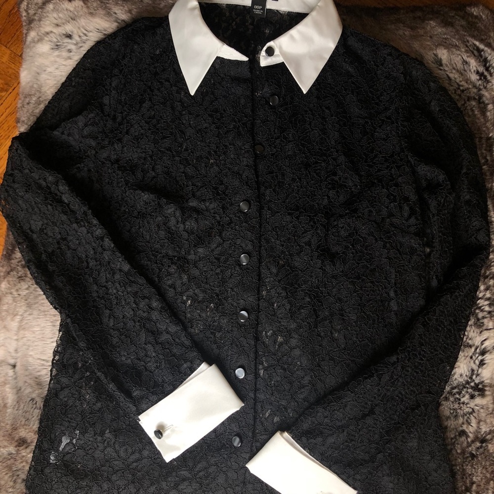 Ann Taylor black lace shirt sz. 00P